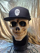 Cargar imagen en el visor de la galería, ALMA DE PERRO Snapback 💀🐕