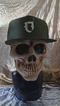 Cargar y reproducir el video en el visor de la galería, GOTHIC CAPS "O" 🧢✨️
