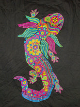 Cargar imagen en el visor de la galería, AJOLOTE WIXÁRIKA 🦎✨️
