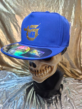 Cargar imagen en el visor de la galería, GOTHIC CAPS "G" ✨️ 🧢 🖋
