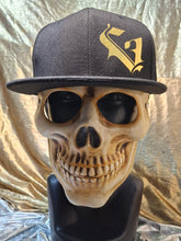 Cargar imagen en el visor de la galería, GOTHIC CAPS Black &amp; Gold "V"✨️🧢 Vegan Edition

