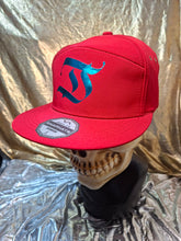 Cargar imagen en el visor de la galería, GOTHIC CAPS "D" ✨️ 🧢
